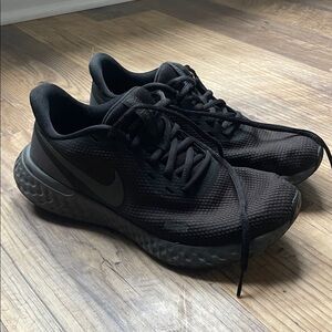 Nike Black Women's Athletic Shoes